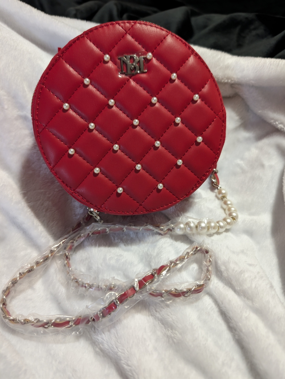 Badgley Mischka Women's Diamond Quilted Round Crossbody Bag